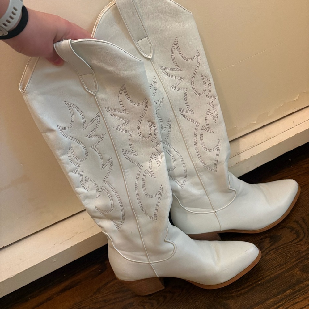White cowgirl boots // Womens size 7